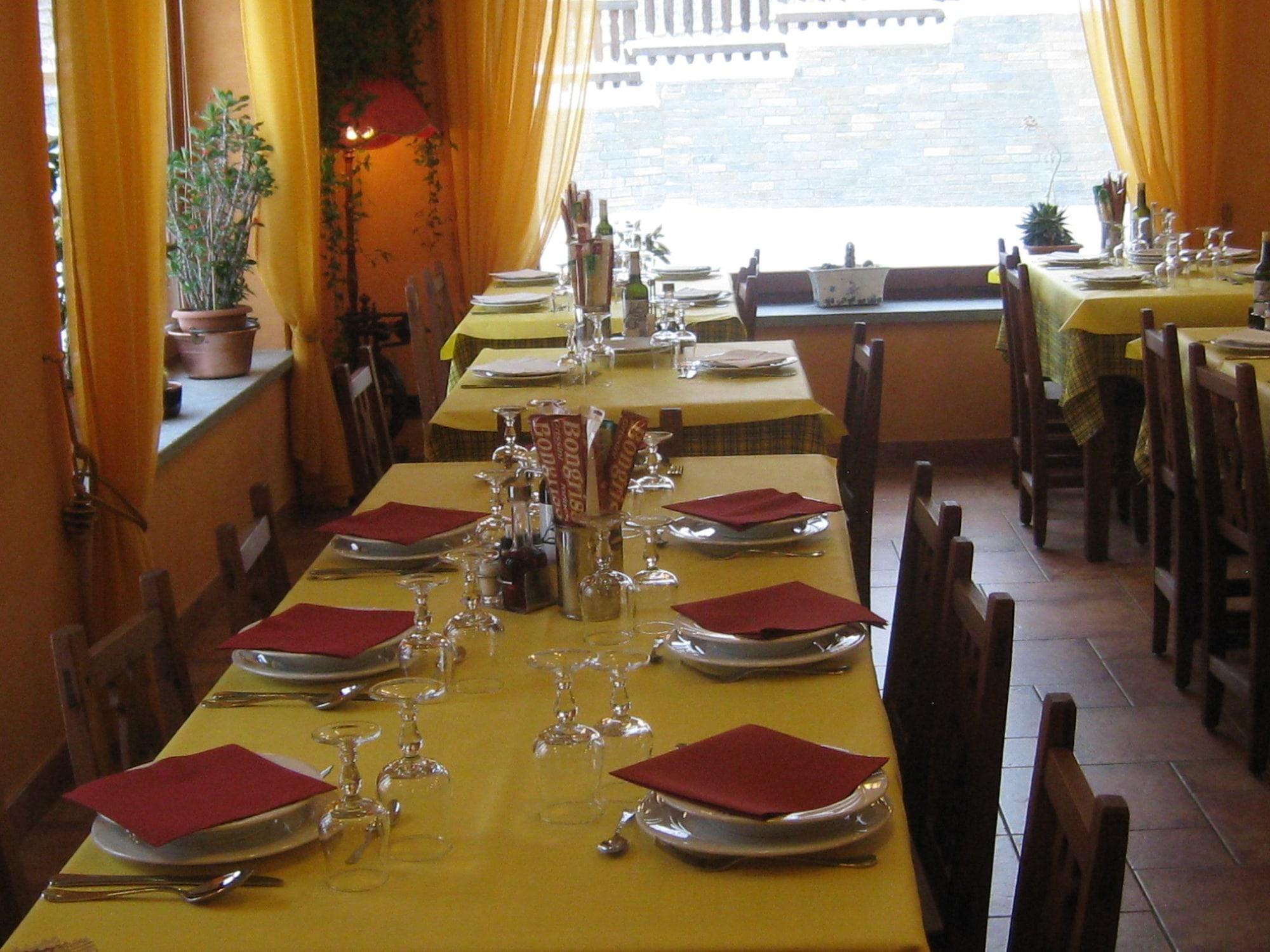 Hotel Villa Plinia Pragelato Buitenkant foto