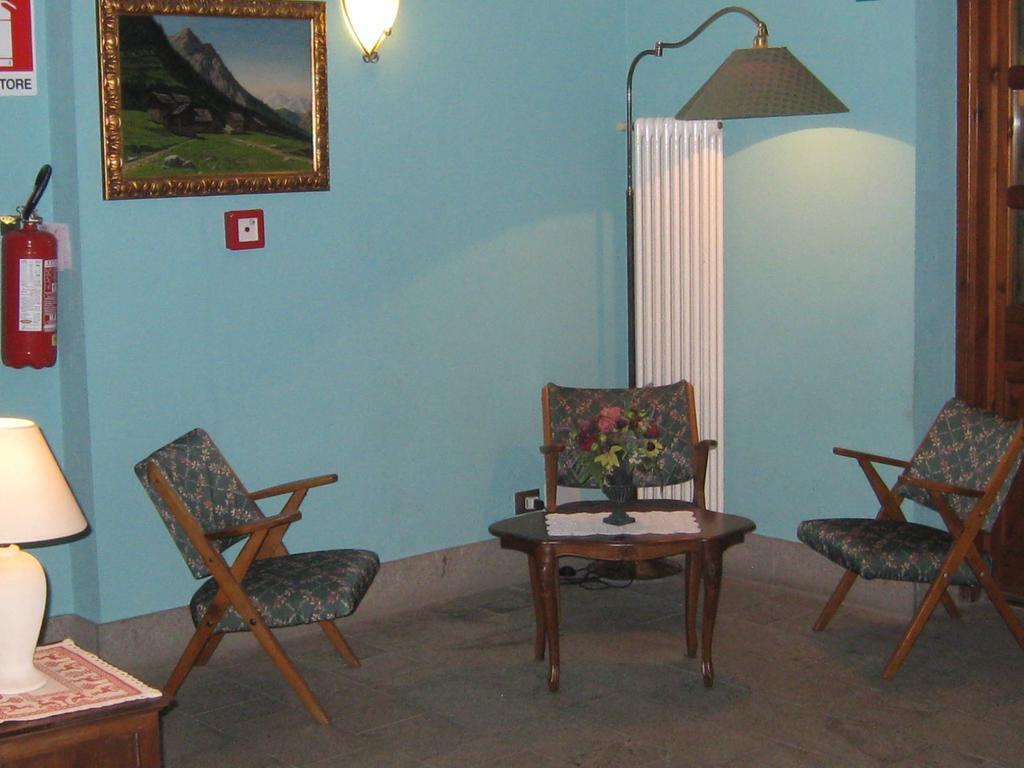 Hotel Villa Plinia Pragelato Buitenkant foto
