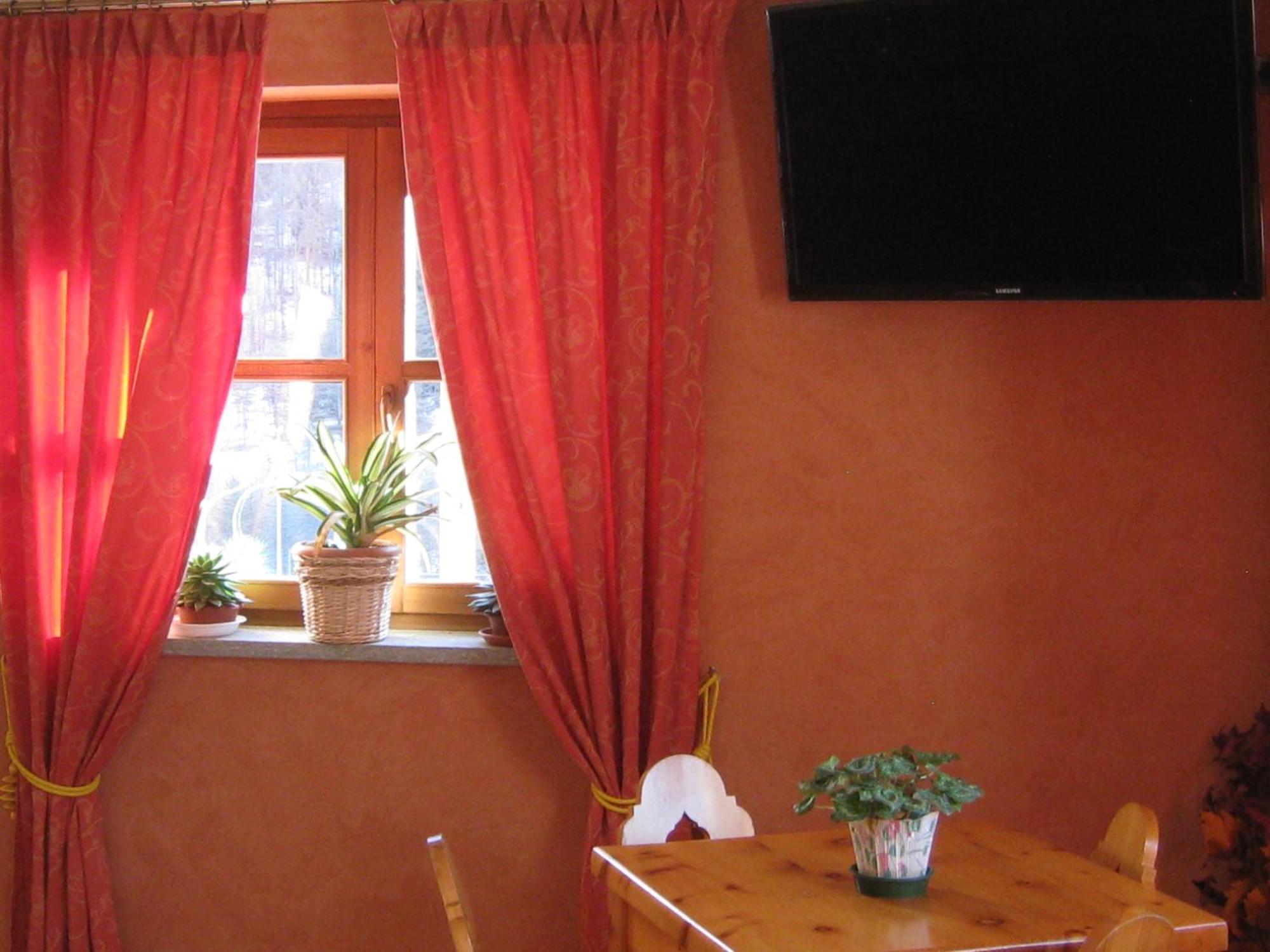 Hotel Villa Plinia Pragelato Buitenkant foto