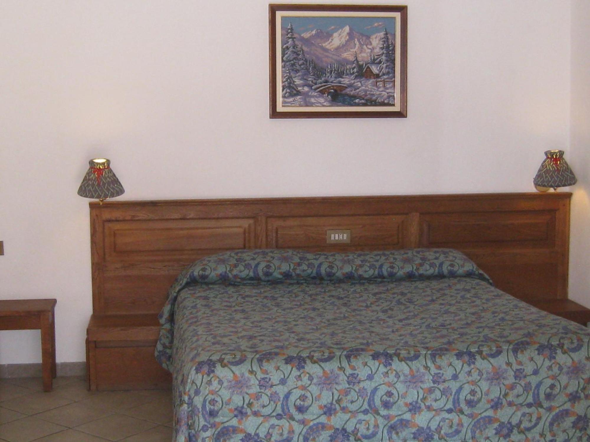 Hotel Villa Plinia Pragelato Buitenkant foto