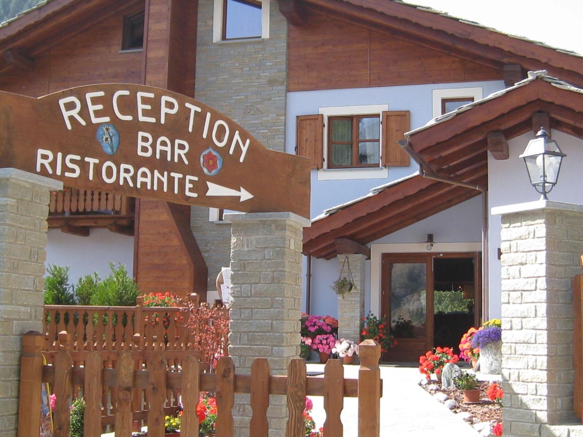 Hotel Villa Plinia Pragelato Buitenkant foto