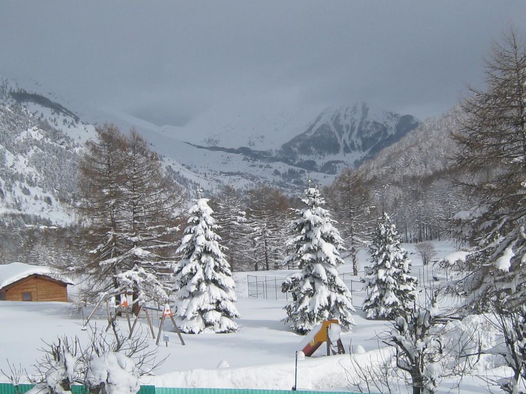 Hotel Villa Plinia Pragelato Buitenkant foto
